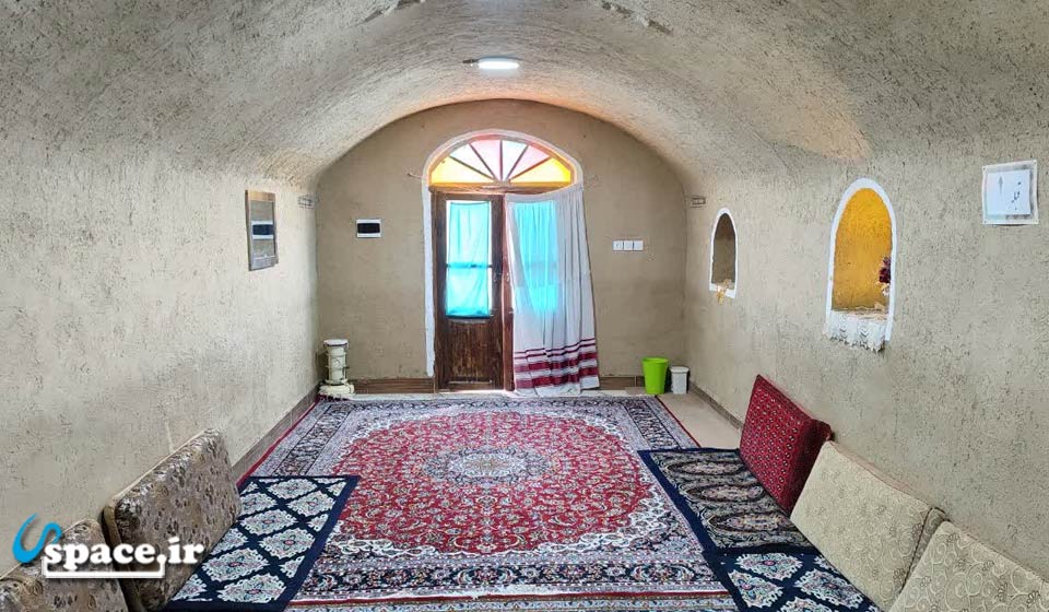 نمای داخلی اتاق شماره چهار اقامتگاه بوم گردی نگهدار - خوانسار - روستای ارجنک